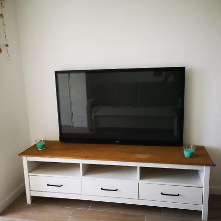 Avec Piscine Et Garage Proche Et Commerces Апартаменты *