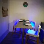 Appartement Avec Piscine Et Garage Proche Et Commerces