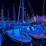 Avec Piscine Et Garage Proche Et Commerces