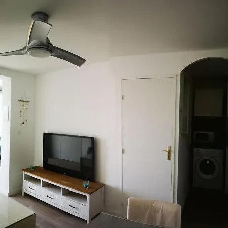 Appartamento Avec Piscine Et Garage Proche Et Commerces