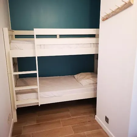 Avec Piscine Et Garage Proche Et Commerces